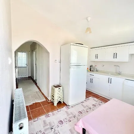 Close To Ist Airport, Sea View& Peaceful Apartment