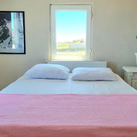 Close To Ist Airport, Sea View& Peaceful Apartment
